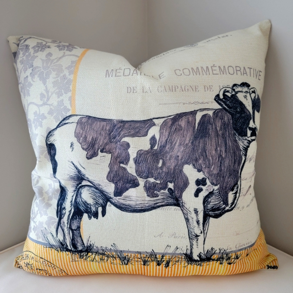 Farmhouse Decor Cow Design Decorative Cow Print Throw Pillow cover
